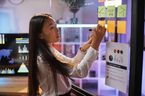 Wie gestaltet man effiziente Onboarding-Prozesse für Remote-Mitarbeiter?